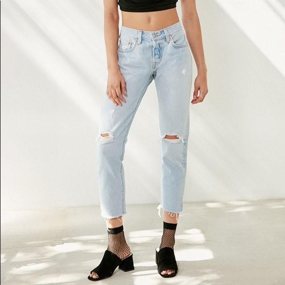 Levi's Tapered Distressed Fit Size 27w